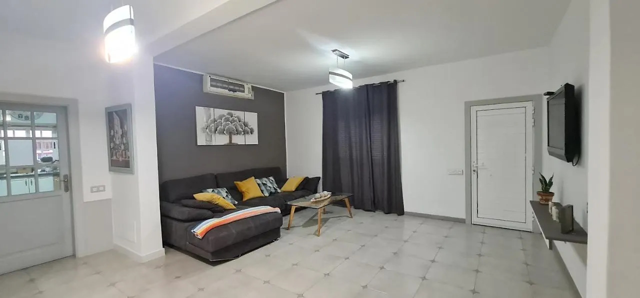 CASA AMPLIA AGRADABLE CÓMODA y MUY CÉNTRICA San Isidro  Сasa de vacaciones