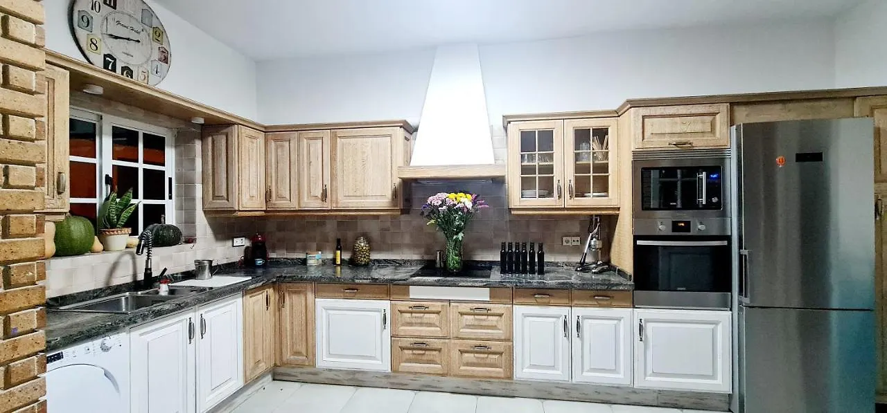 CASA AMPLIA AGRADABLE CÓMODA y MUY CÉNTRICA San Isidro  Сasa de vacaciones San Isidro (Tenerife)